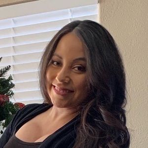 Meet your Posher, Devin